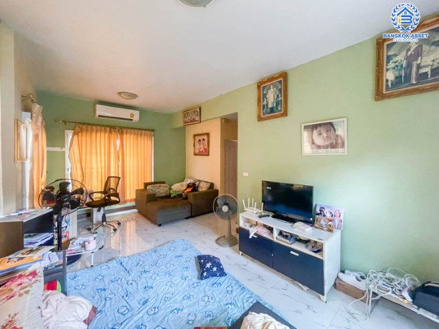 บ้านเดี่ยวมือสองย่านนนทบุรี ม. เพอร์เฟคพาร์ค กาญจนาภิเษก คุณภาพจากแบรนด์ Property Perfect  บ้านสวยพร้อมเข้าอยู่ บนเนื้อที่ 50 ตร.ว. 3 ห้องนอน 2 ห้องน้ำ 2 ที่จอดรถ พร้อม Facilities ครบครัน บนทำเลเชื่อมต่อถนนกาญจนาฯ  ใกล้ทางด่วน ศรีรัช-วงแหวนฯ เซ็นทรัลเวสต์เกต และรถไฟฟ้าสายสีม่วง "สถานีตลาดบางใหญ่"